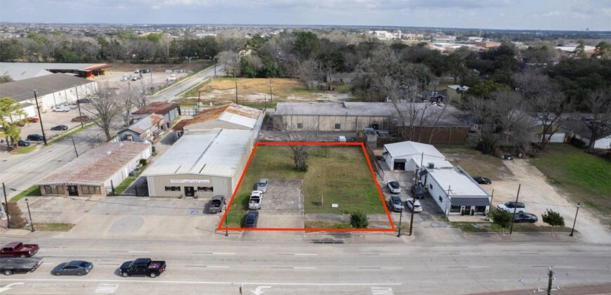 2107 N Main Street, Pearland, TX 77581