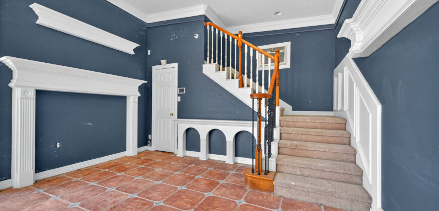 Mixed-Use Property | 3 Combined Lots with Residential & Commercial Spaces