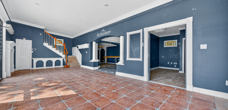 Mixed-Use Property | 3 Combined Lots with Residential & Commercial Spaces