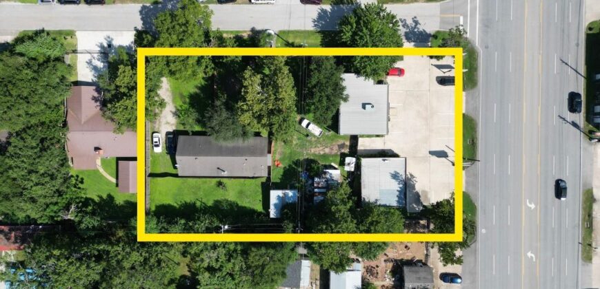 Mixed-Use Property | 3 Combined Lots with Residential & Commercial Spaces