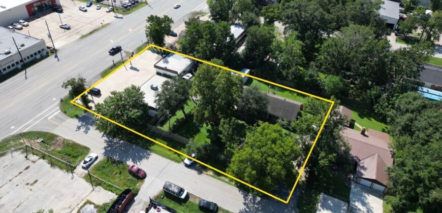 Mixed-Use Property | 3 Combined Lots with Residential & Commercial Spaces