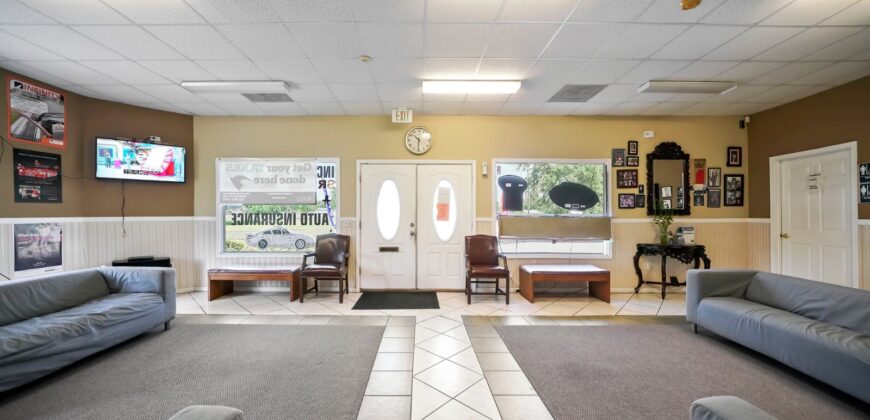 High-Visibility Retail Asset –  Pasadena