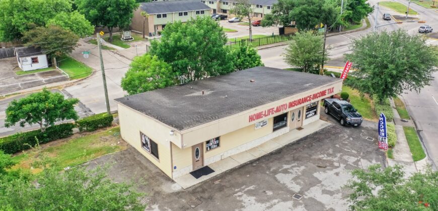 High-Visibility Retail Asset –  Pasadena