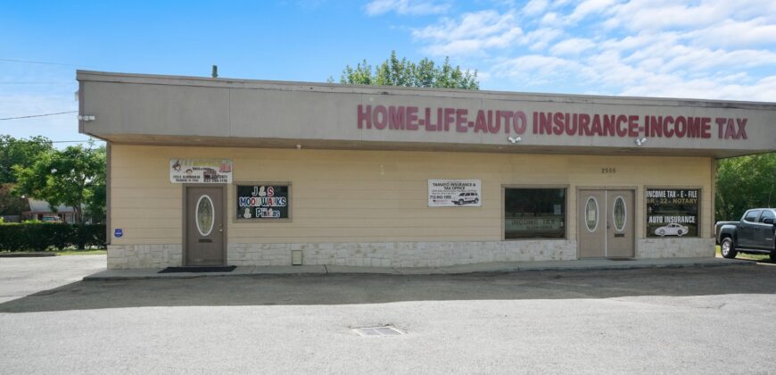 High-Visibility Retail Asset –  Pasadena