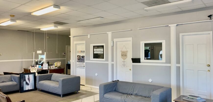 High-Visibility Retail Asset –  Pasadena