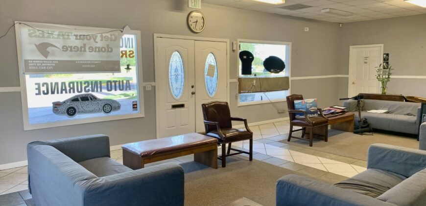 High-Visibility Retail Asset –  Pasadena