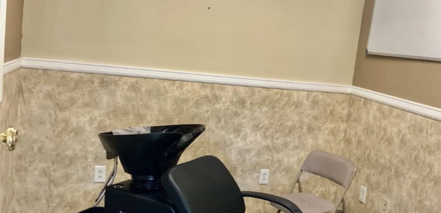 High-Visibility Retail Asset –  Pasadena