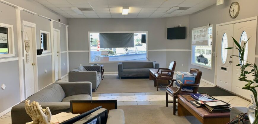 High-Visibility Retail Asset –  Pasadena