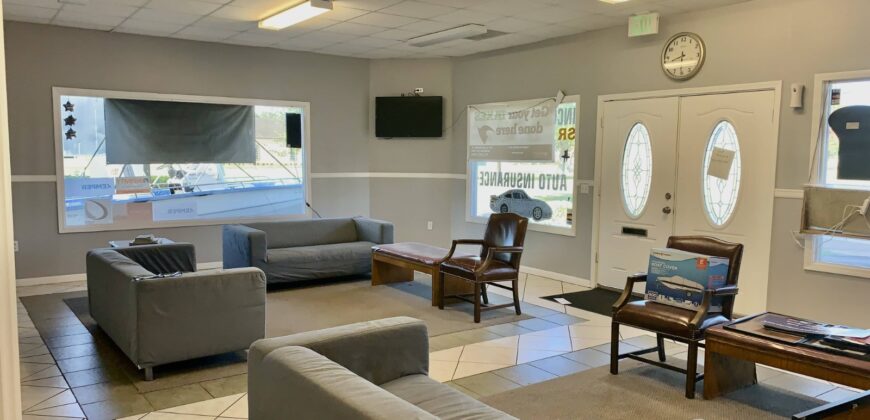 High-Visibility Retail Asset –  Pasadena