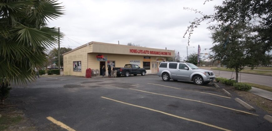 High-Visibility Retail Asset –  Pasadena