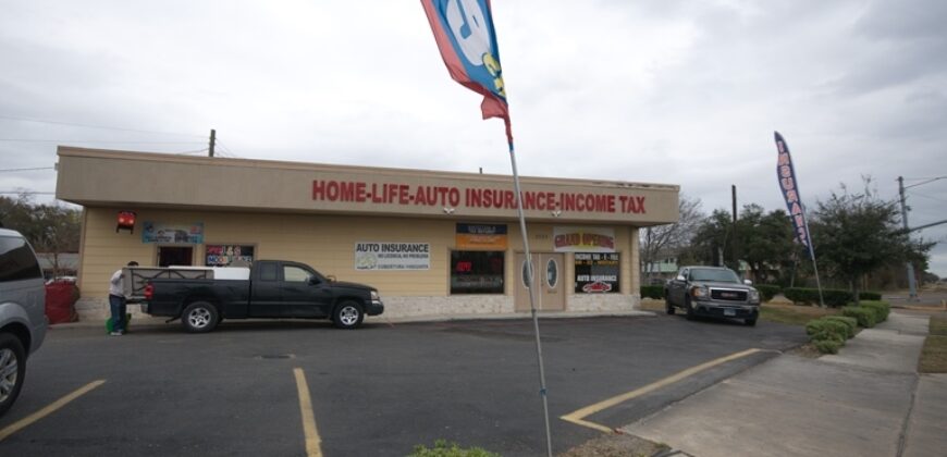 High-Visibility Retail Asset –  Pasadena